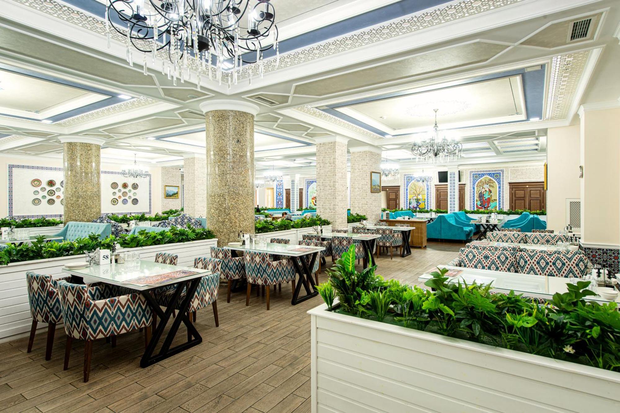 Shymkent Grand Hotel Екстериор снимка
