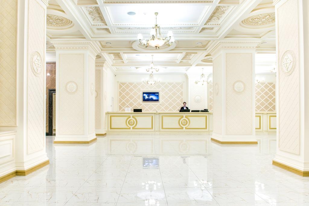 Shymkent Grand Hotel Екстериор снимка