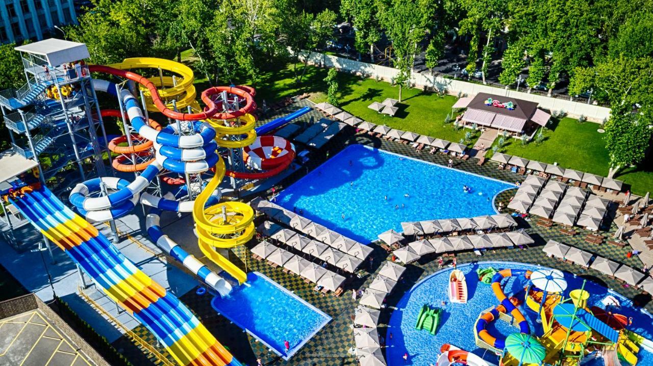 Shymkent Grand Hotel Екстериор снимка